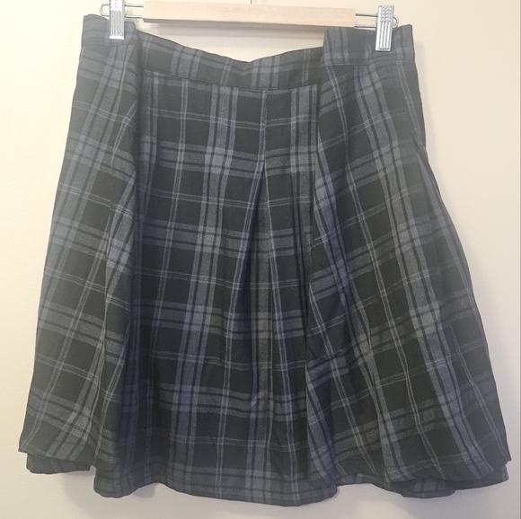 Harry Potter Women's Size 24 Plaid Skirt Front Snaps - Picture 2 of 5